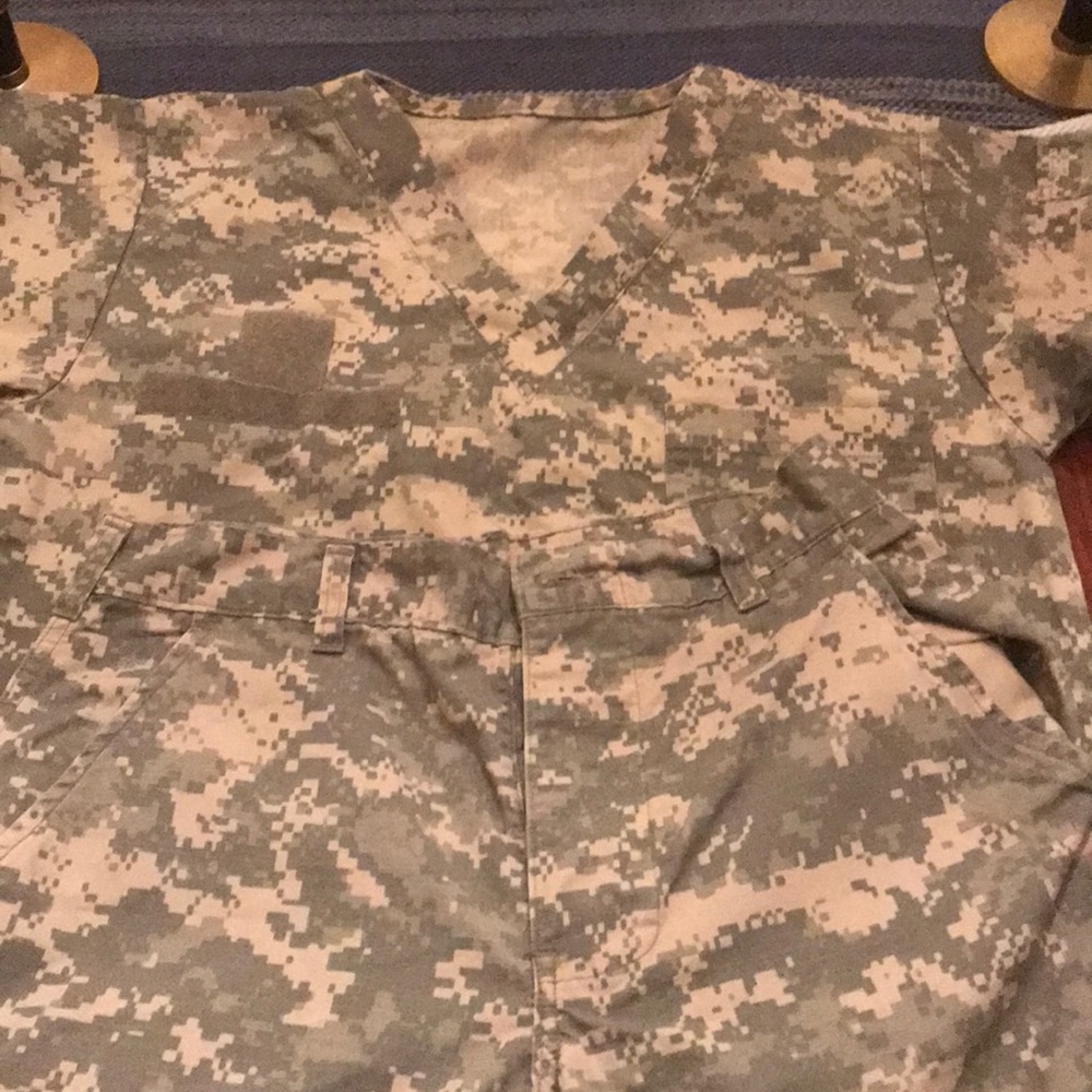 2 Pc Army uniform size small Short